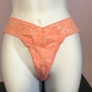 NWOT Victoria Secret peachcolored thong Size Large